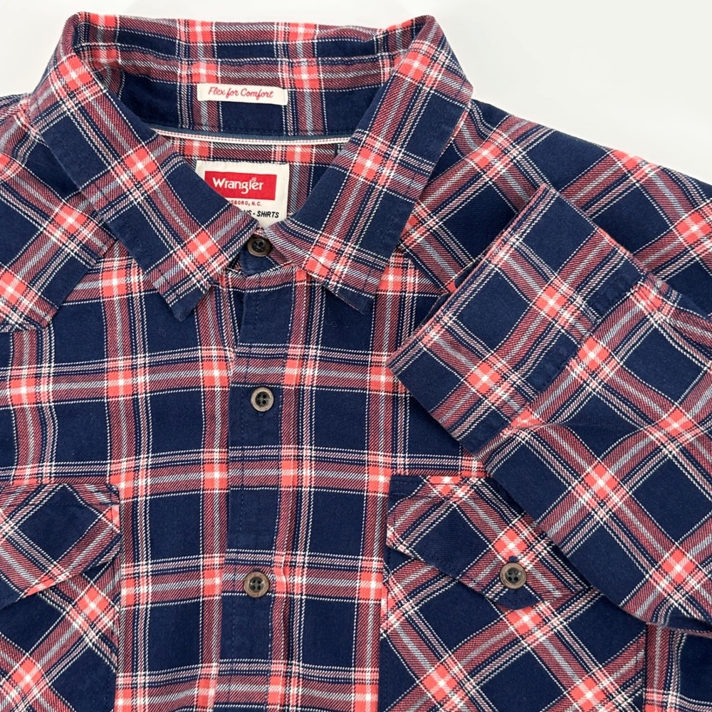 Wrangler Mens 2XL Blue Red Plaid Flex Comfort Long Sleeve Button Up‎ Shirt